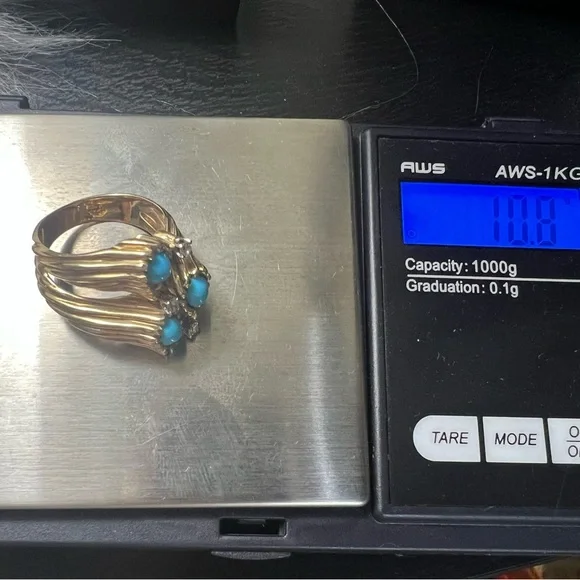 Art Nouveau 14k Yellow Gold, Diamonds
Turquoise Ring💛🩵💎 - Picture 15 of 17